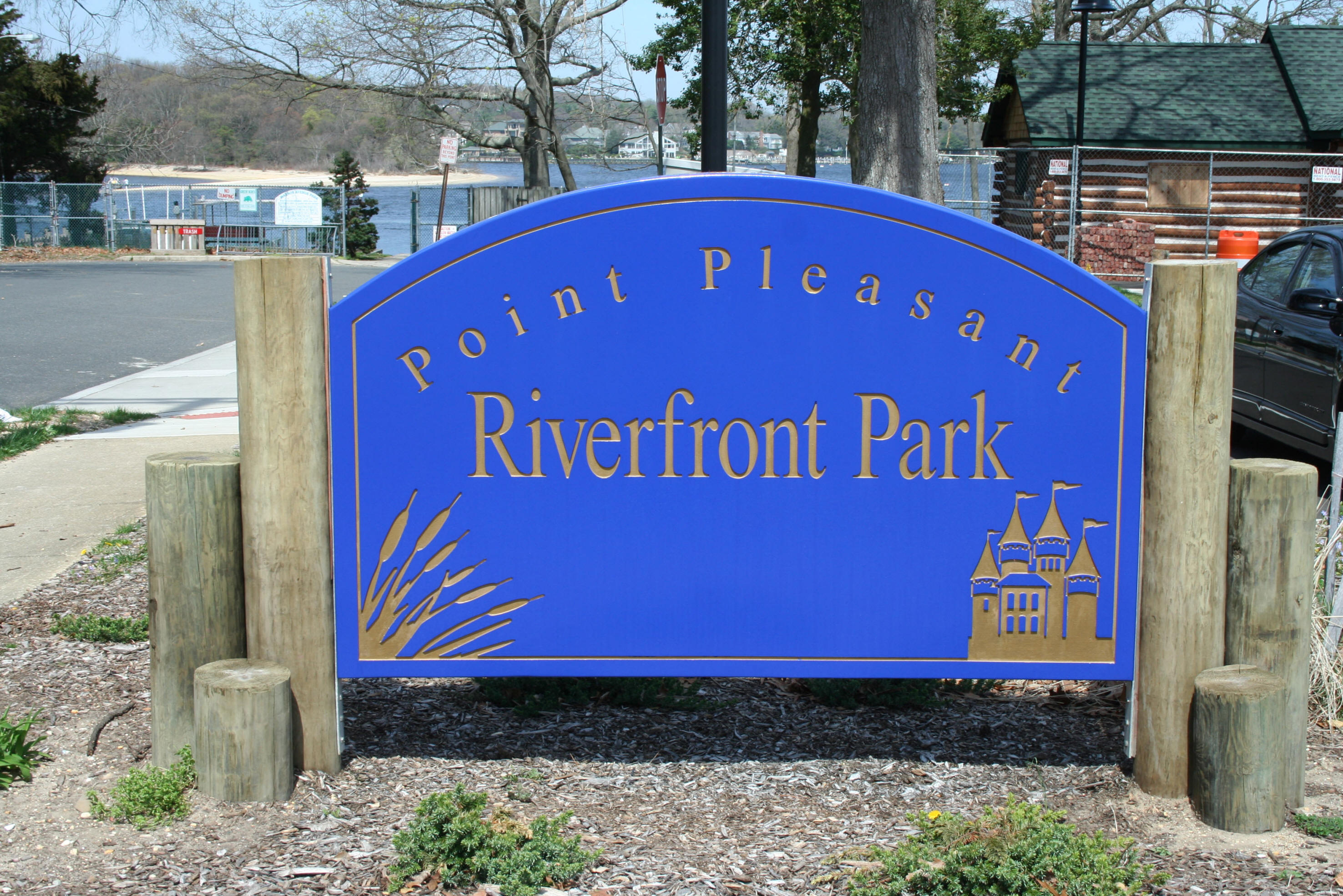 Riverfront Park Sign